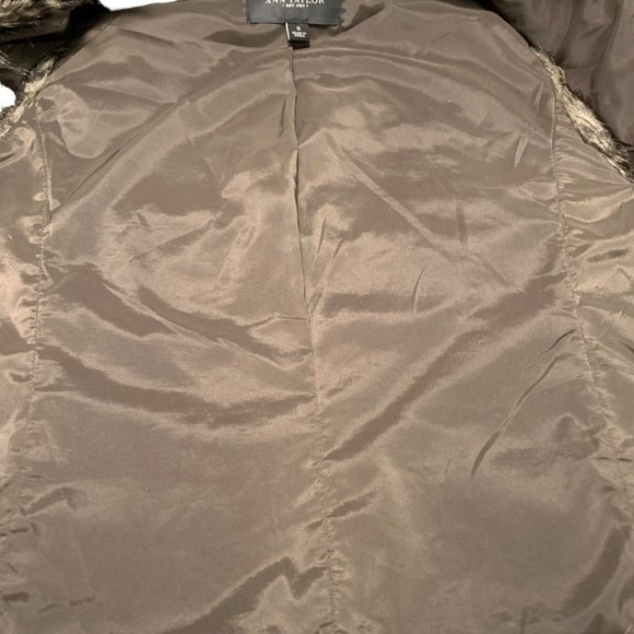 ANN TAYLOR Vegan Faux Fur Vest Size Small Browns Fully Lined Hidden - Picture 3 of 4